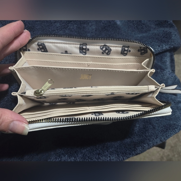 Juicy Couture Crossbody - Picture 8 of 8